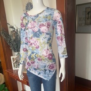 NWT Northern reflections size small Floral Asymmetrical Hem Top -Blue and Purple